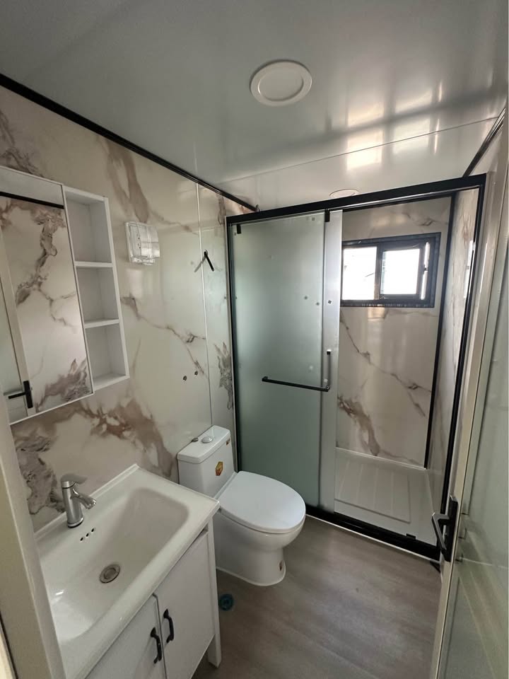 Baño completo instalado de fábrica